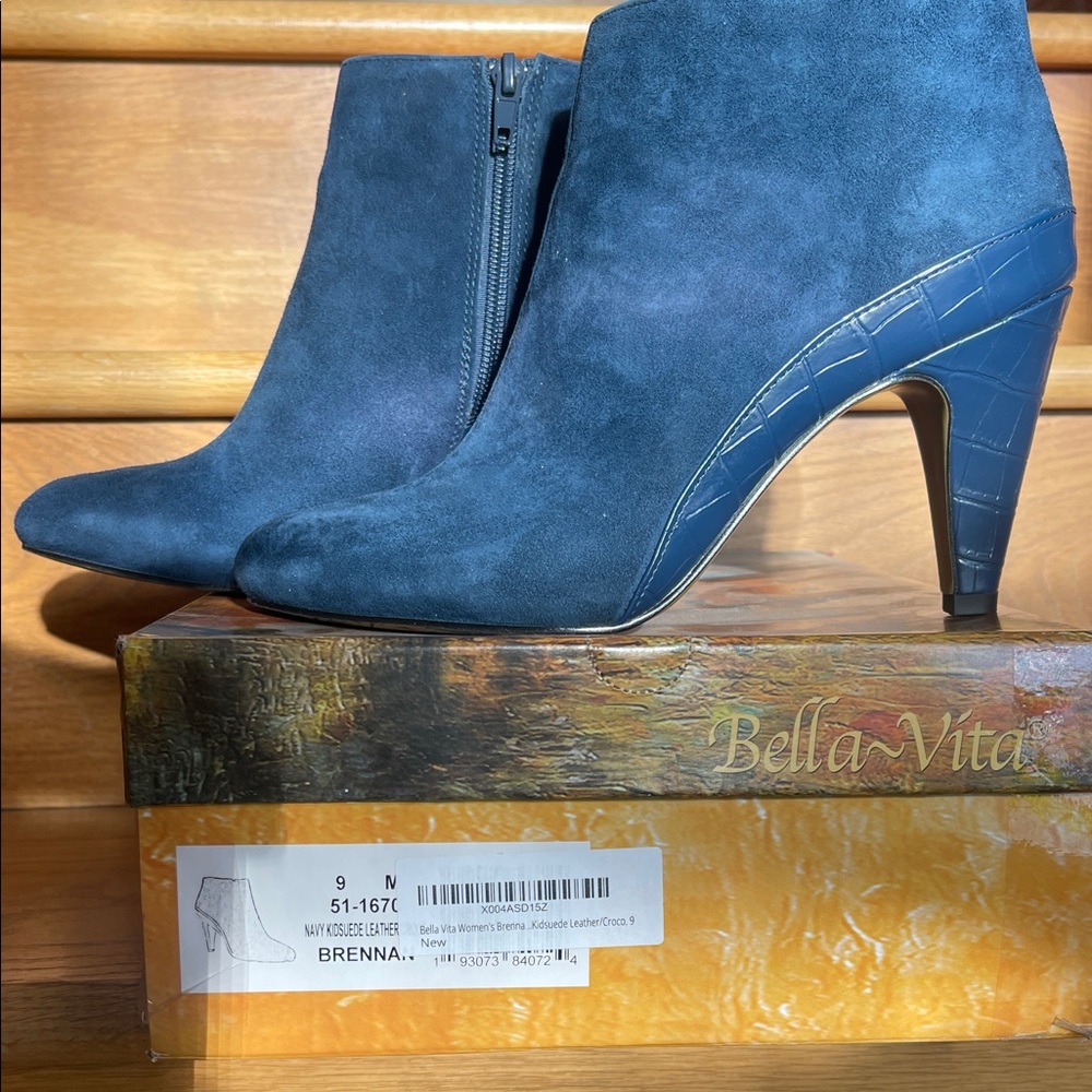 Brenna Navy Heeled Boots (women)
